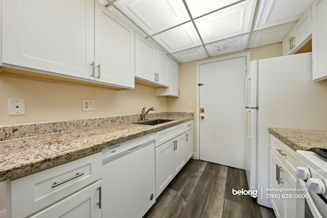 Building Photo - 17901 NW 68th Ave