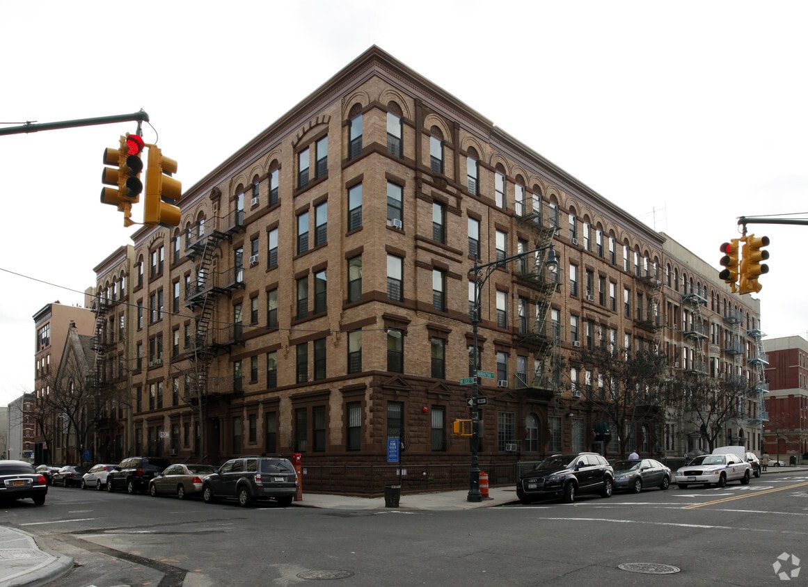 Building Photo - Angelou Court