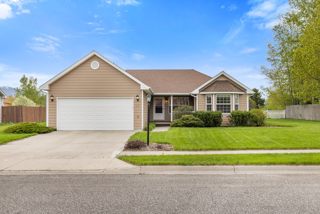 Foto principal - 210 Sweetgrass Ave