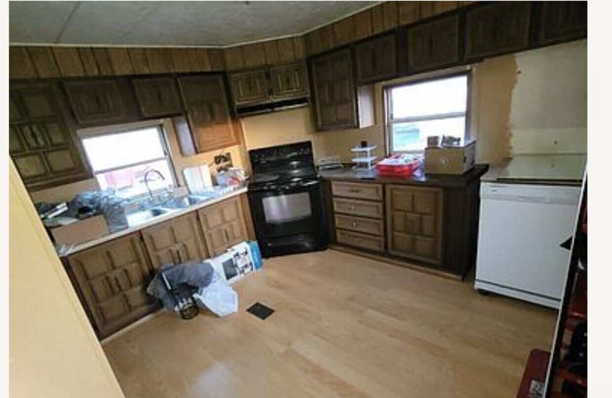 Building Photo - 195 Cathcart Drive
