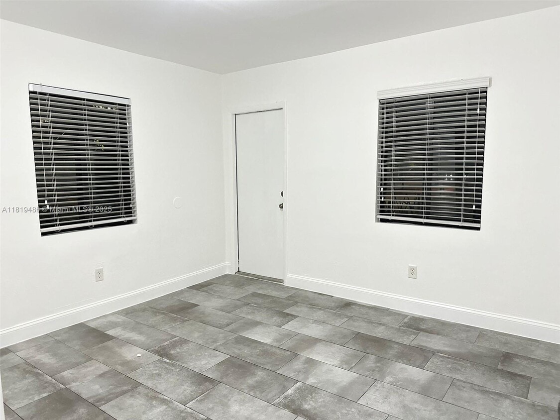 Foto principal - 501 NW 30th St