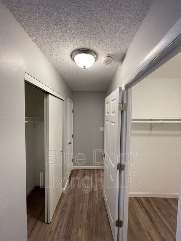 Foto del edificio - 13 Tiffany Rd