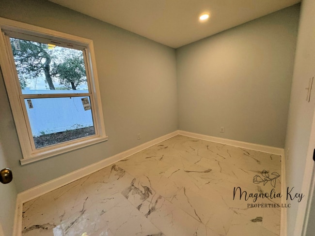 Foto del edificio - 403 73rd Ave N