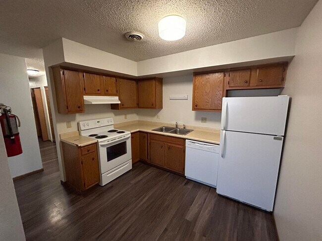 Building Photo - 418 S Van Buren St