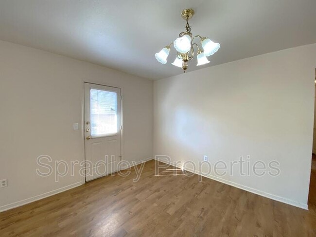 Foto del edificio - 1812 W Avenue K