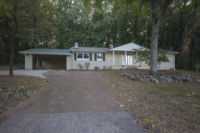 Building Photo - 1/2 off first month rent move in special