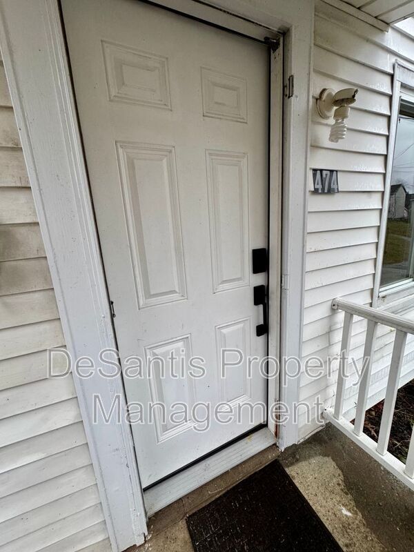 Building Photo - 474 Stang Ave