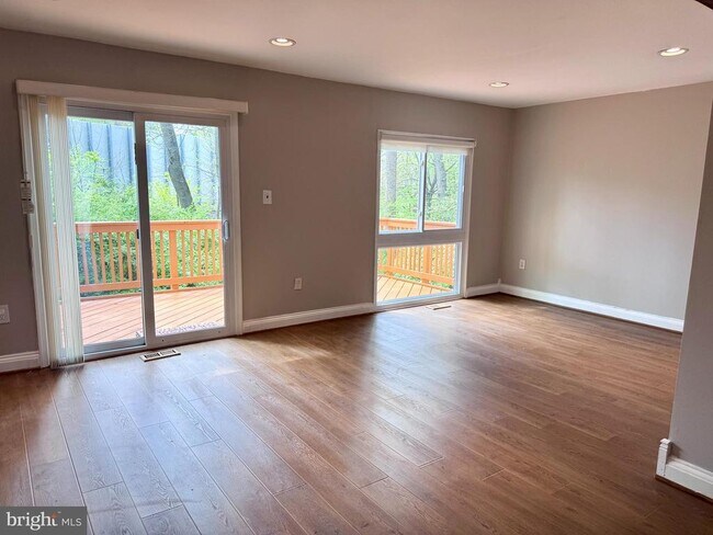 Foto del edificio - 3034 Sugar Ln