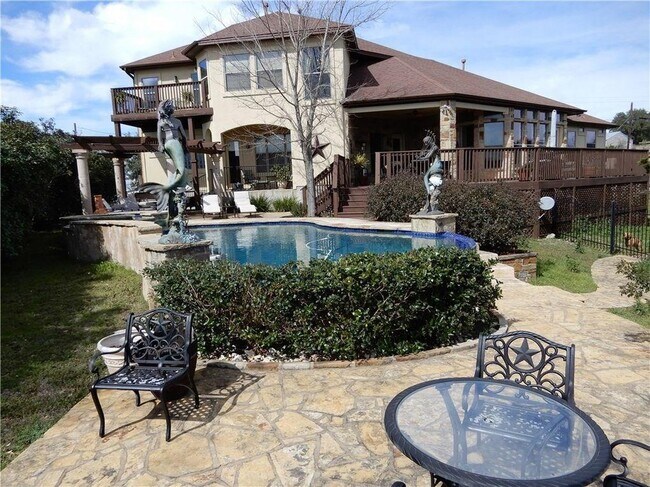 Building Photo - 1016 La Cantera