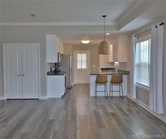 Foto del edificio - Available May!