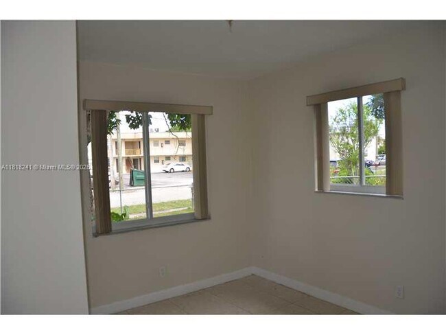 Foto del edificio - 5720 SW 36th Ct