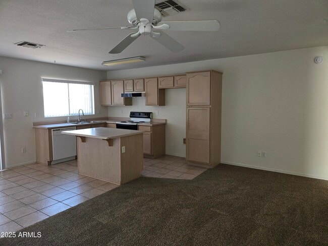 Foto del edificio - 8746 W Manzanita Dr