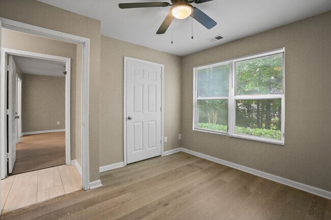 Foto del edificio - 5104 Fairington Ridge Cir