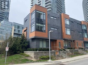 Building Photo - 60 Forest Manor Rd