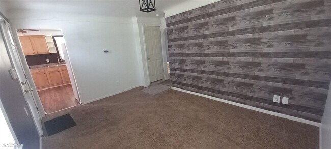 Foto del edificio - 3 br, 1 bath House - 17805 Roseville Blvd ...