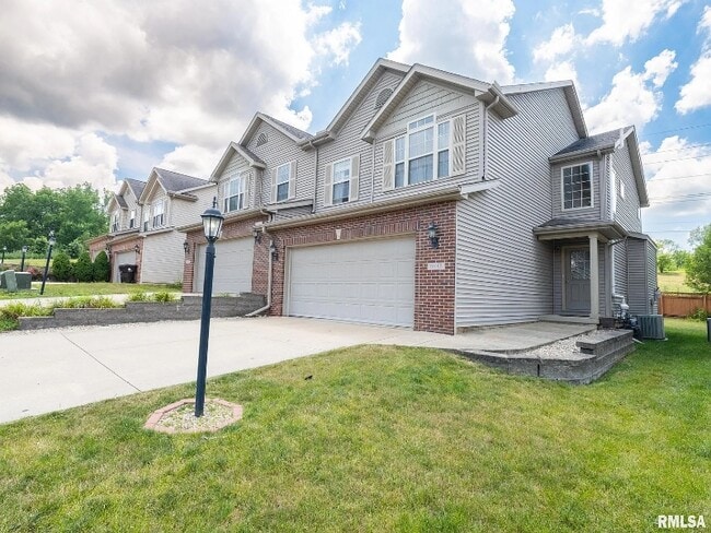 Building Photo - 10009 Brompton Ct