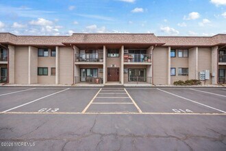 Building Photo - 330 Shore Dr