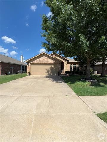Building Photo - 221 Spring Hollow Dr