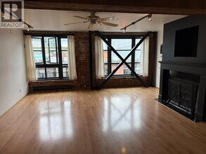 Building Photo - 1066 Hamilton St