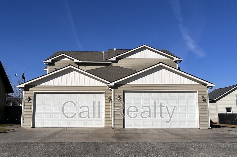 Primary Photo - 711 Jakeman Ln