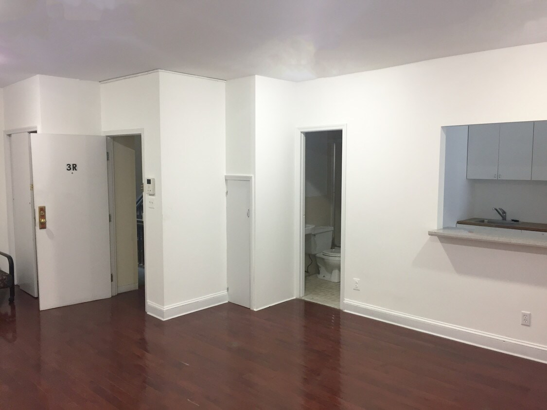 Primary Photo - 34 W 37th St