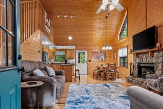 Building Photo - 274 Henson Rd