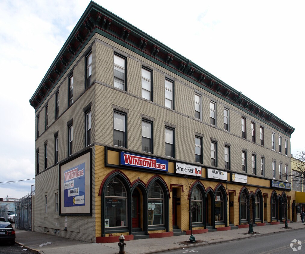 Primary Photo - 533-539 Bay St