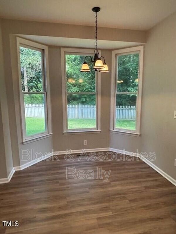Foto del edificio - 1008 Pearson Farms Rd