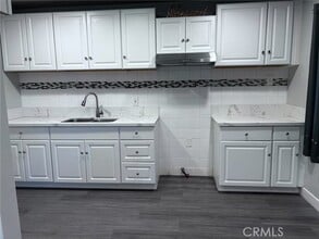 Building Photo - 11724 S Vermont Ave