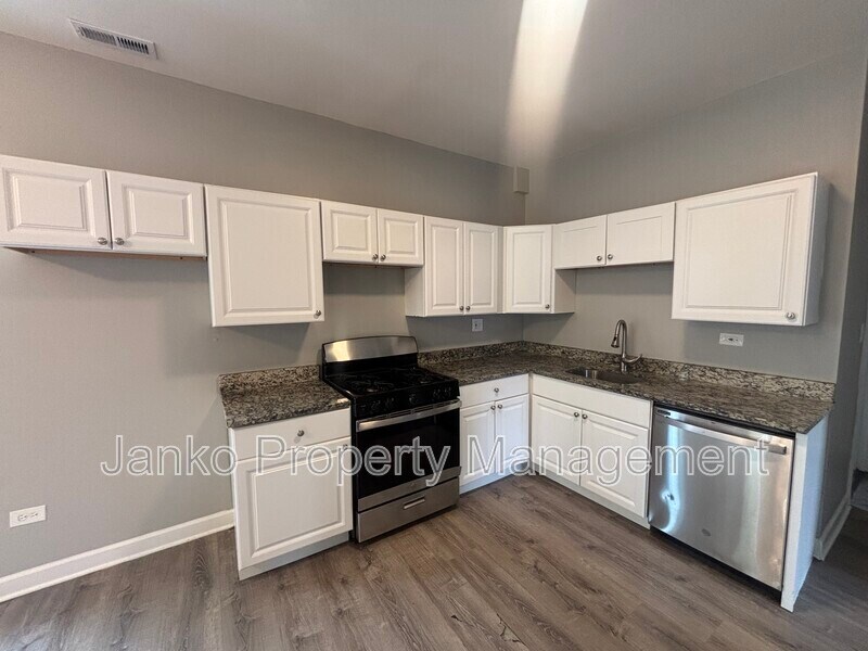 Foto principal - 7152 S Greenwood Ave