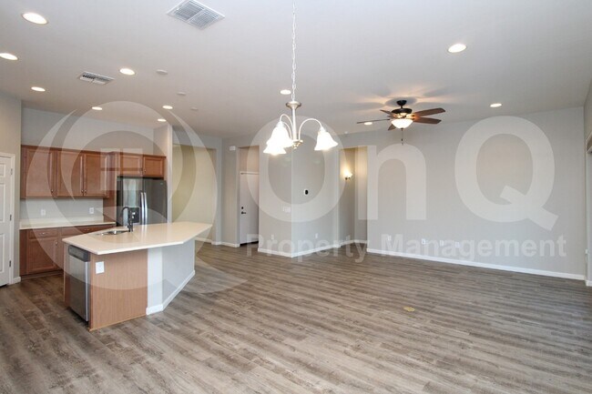 Building Photo - 13030 N Spinystar Dr