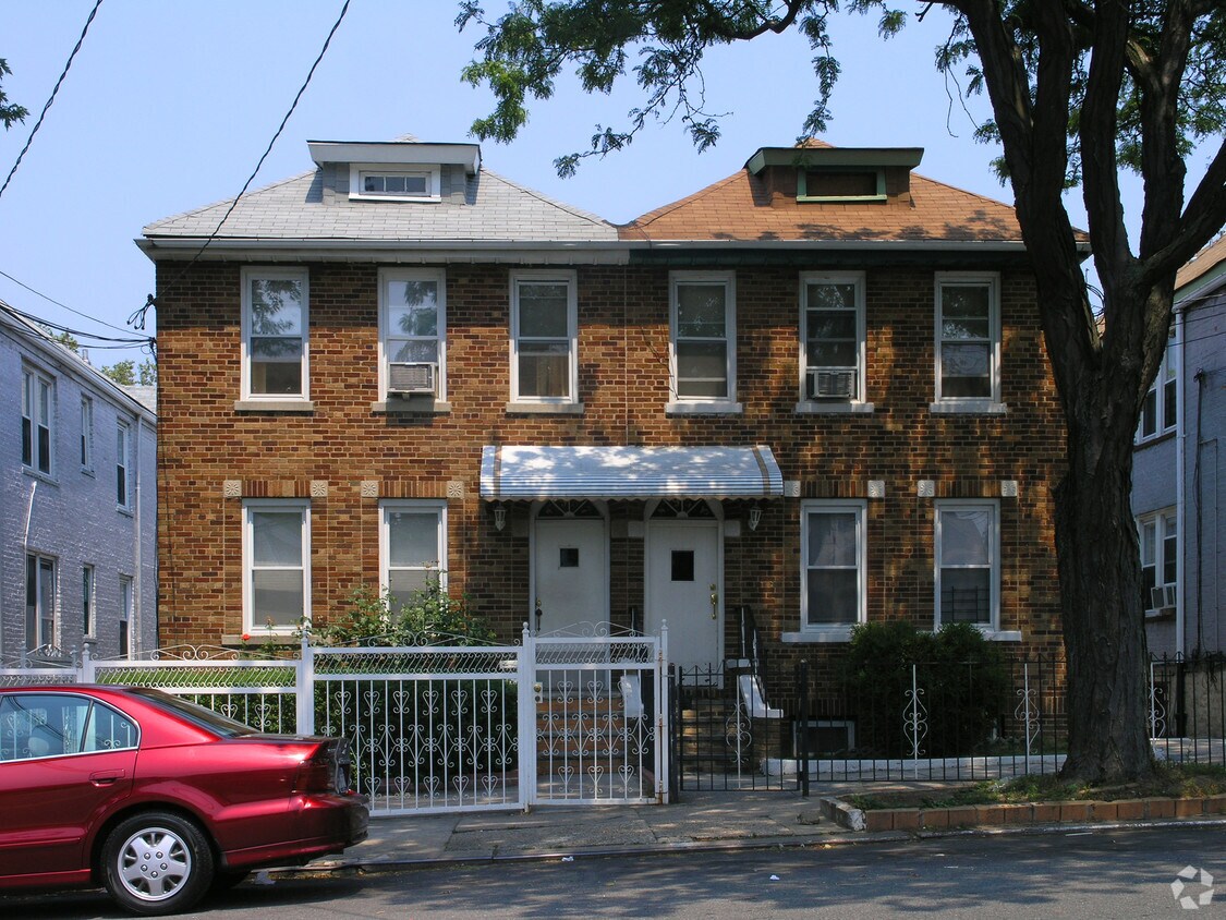 Foto del edificio - 957 E 241st St