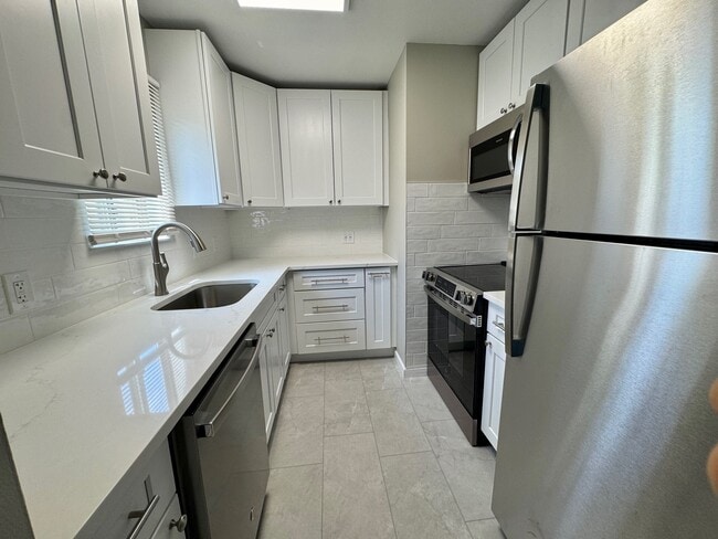 Kitchen - Krystie Manor (55+ Community)