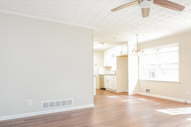 Foto del edificio - 4136 Moore Rd