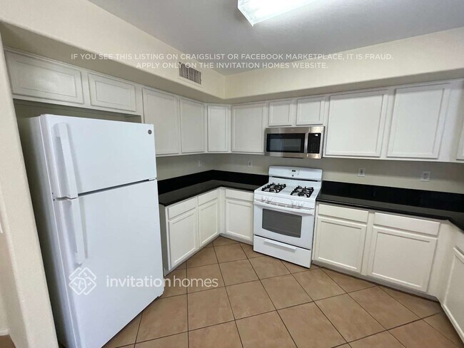 Foto del edificio - 12642 W Pasadena Ave