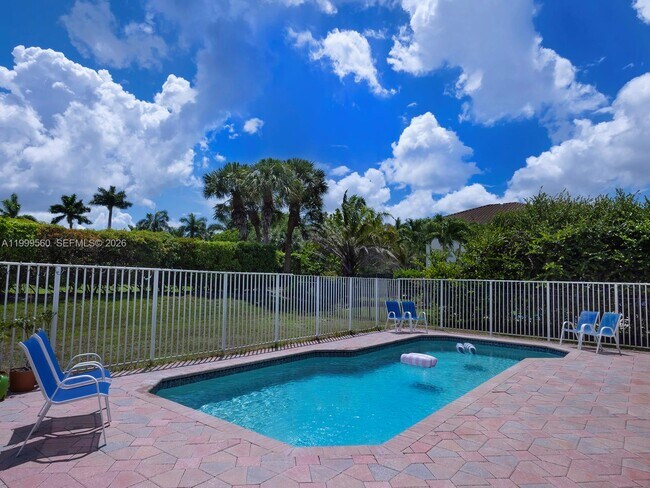 Foto del edificio - 4860 SW 161st Ln