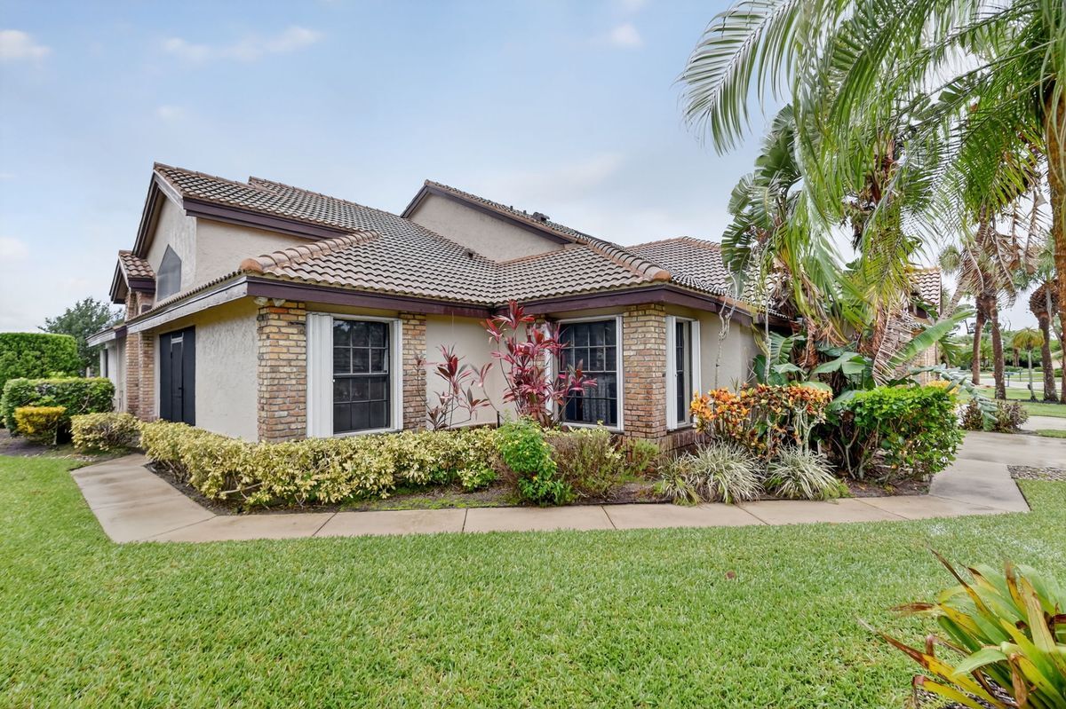 Foto principal - 8081 Cassia Dr