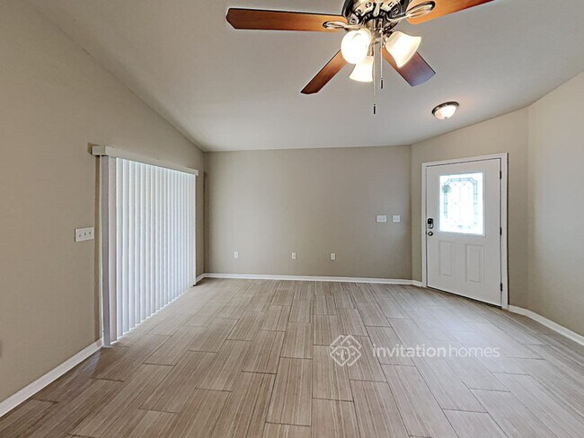 Foto del edificio - 4506 Fairway Oaks Dr