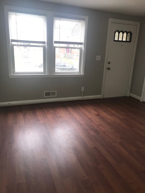 Building Photo - 3944 Chesterfield Ave