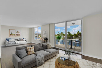 Building Photo - 1050 Hillsboro Mile