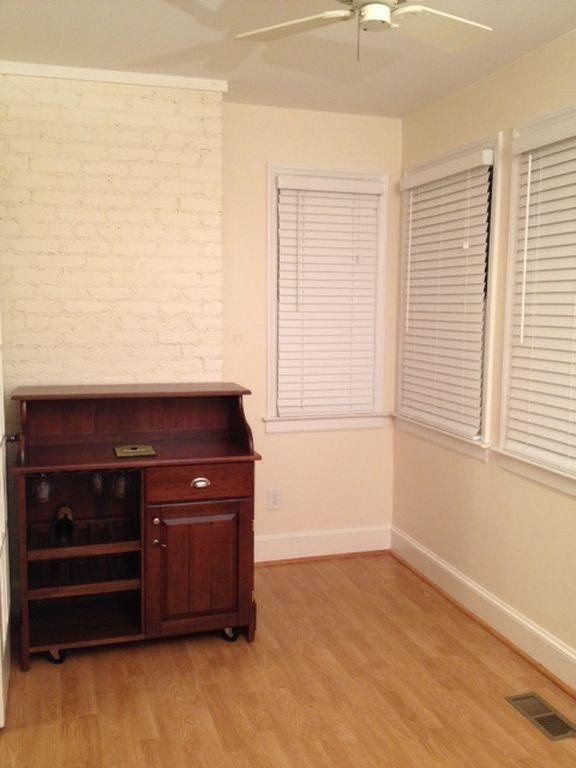 Foto del edificio - 233 McCauley St