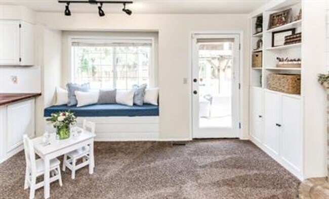 Building Photo - Beautiful 3 bd home close to the fairgroun...