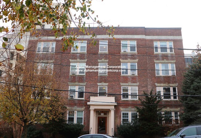 Building Photo - 9 Centre St