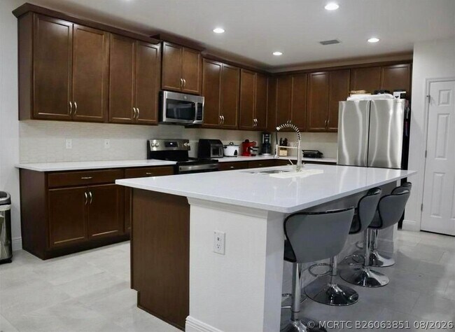 Foto del edificio - 260 Hamlet Lp
