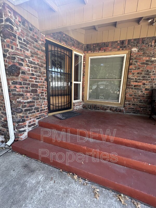 Foto del edificio - 1229 Churchill Rd