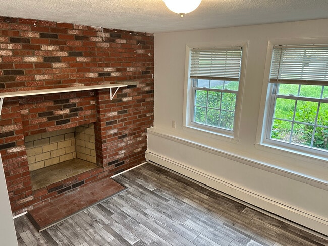 Building Photo - 54 Woodland Rd