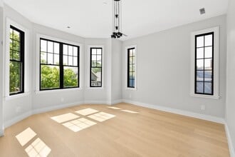Building Photo - 34 Pinckney St