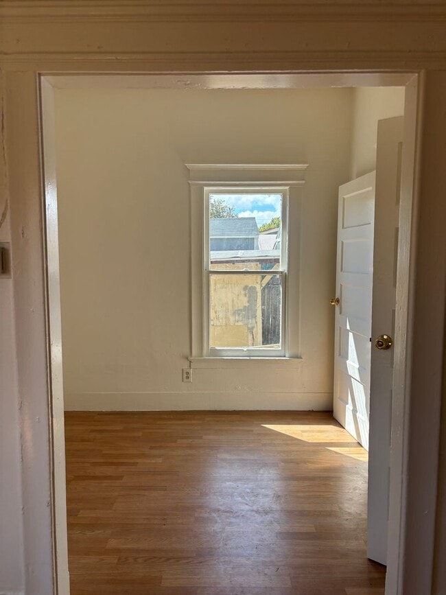 Building Photo - 54-1308