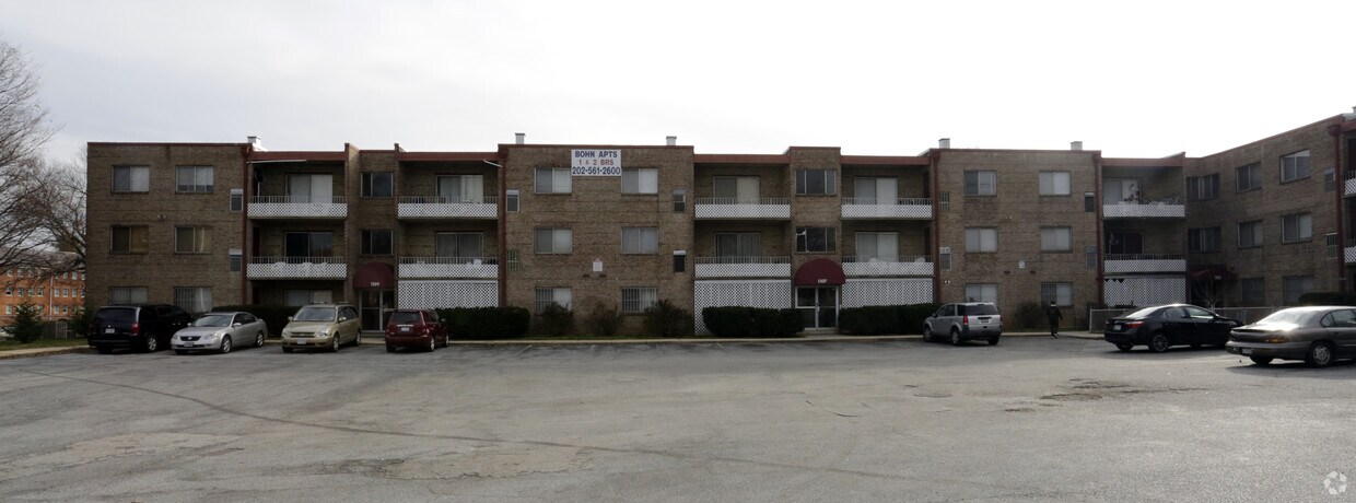 Building Photo - Bohn Apartments