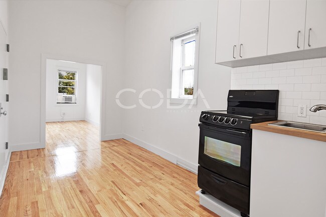 Foto del edificio - 140 Frost St
